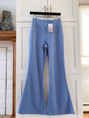 NWT Halara Patitoff Crossover Waist Leggings